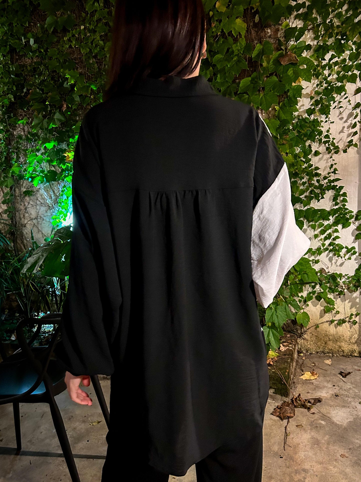 Camisa Blanca y Negra