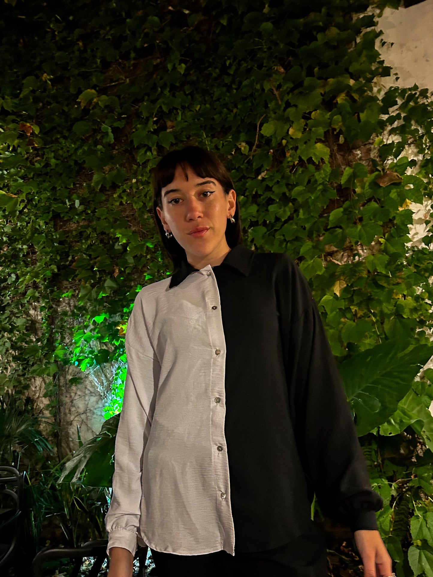 Camisa Blanca y Negra
