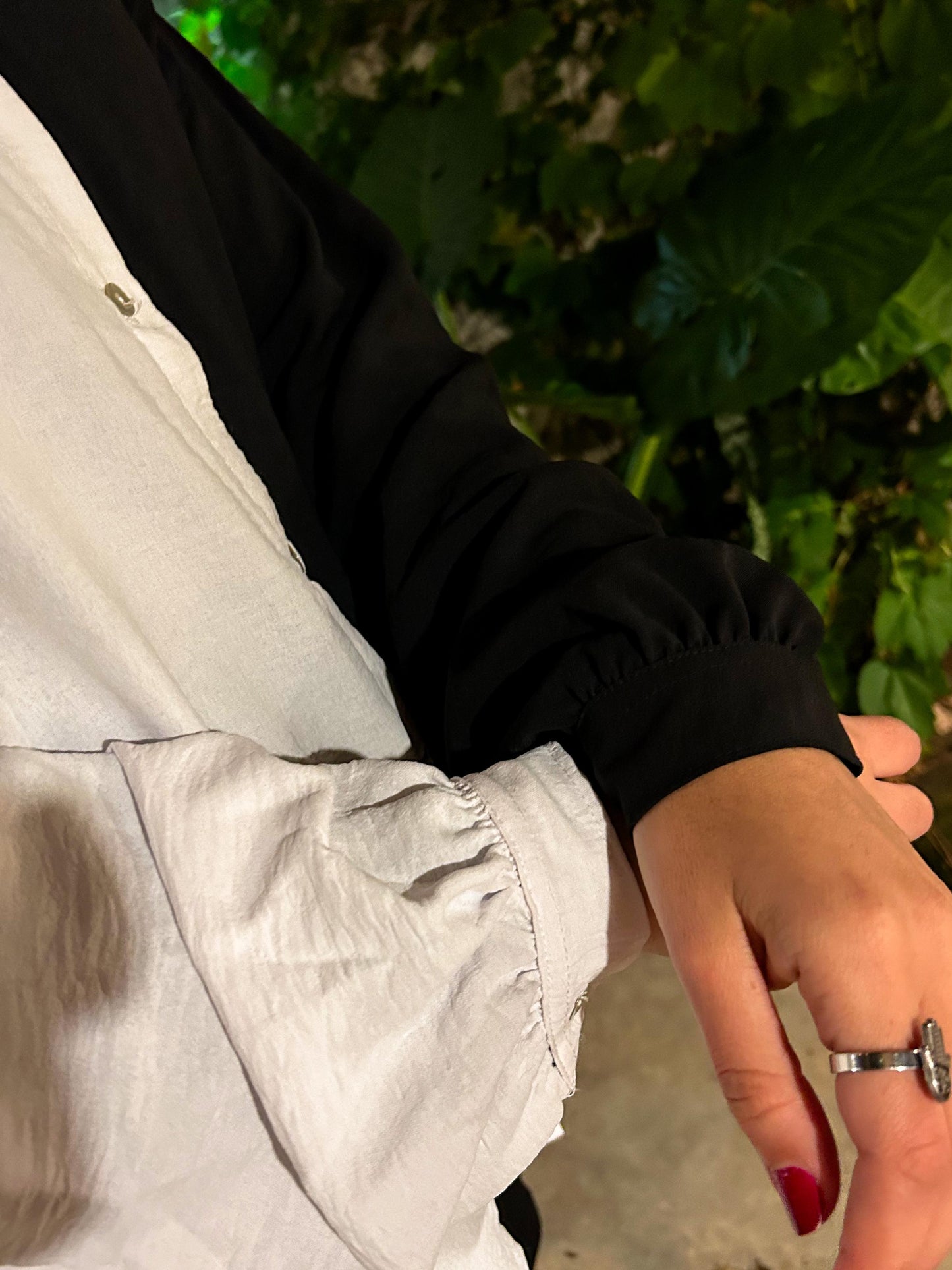 Camisa Blanca y Negra