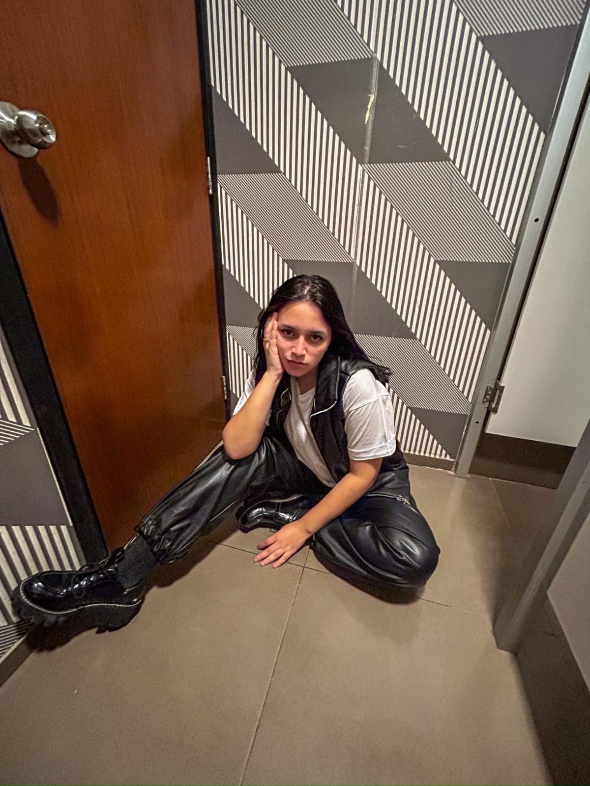 Pantalón Ecocuero Negro con Bolsillos