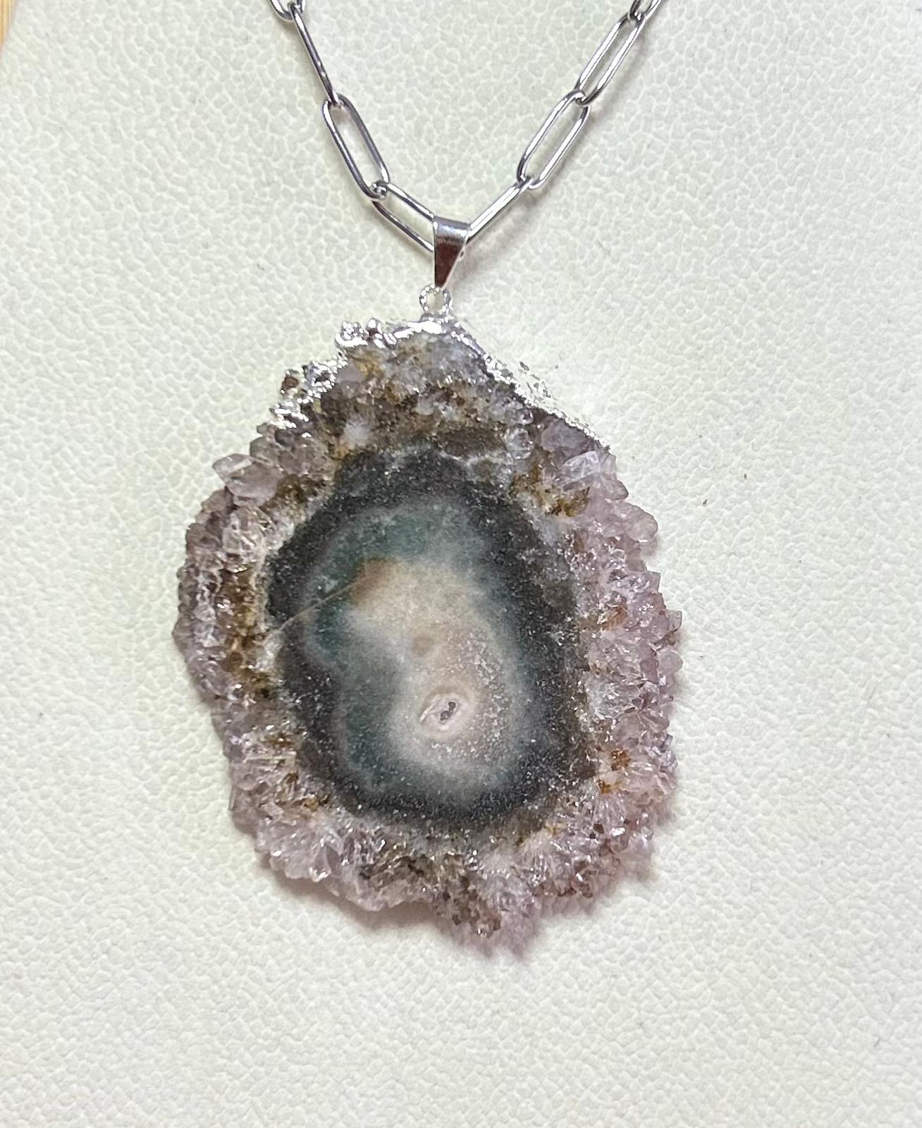 Estalactita con cadena cuadrada